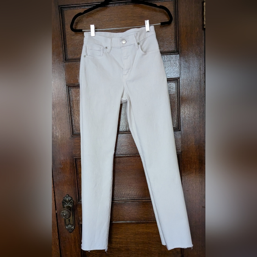 Good American Wide Leg Jean With Raw Hem In White Size 27/4